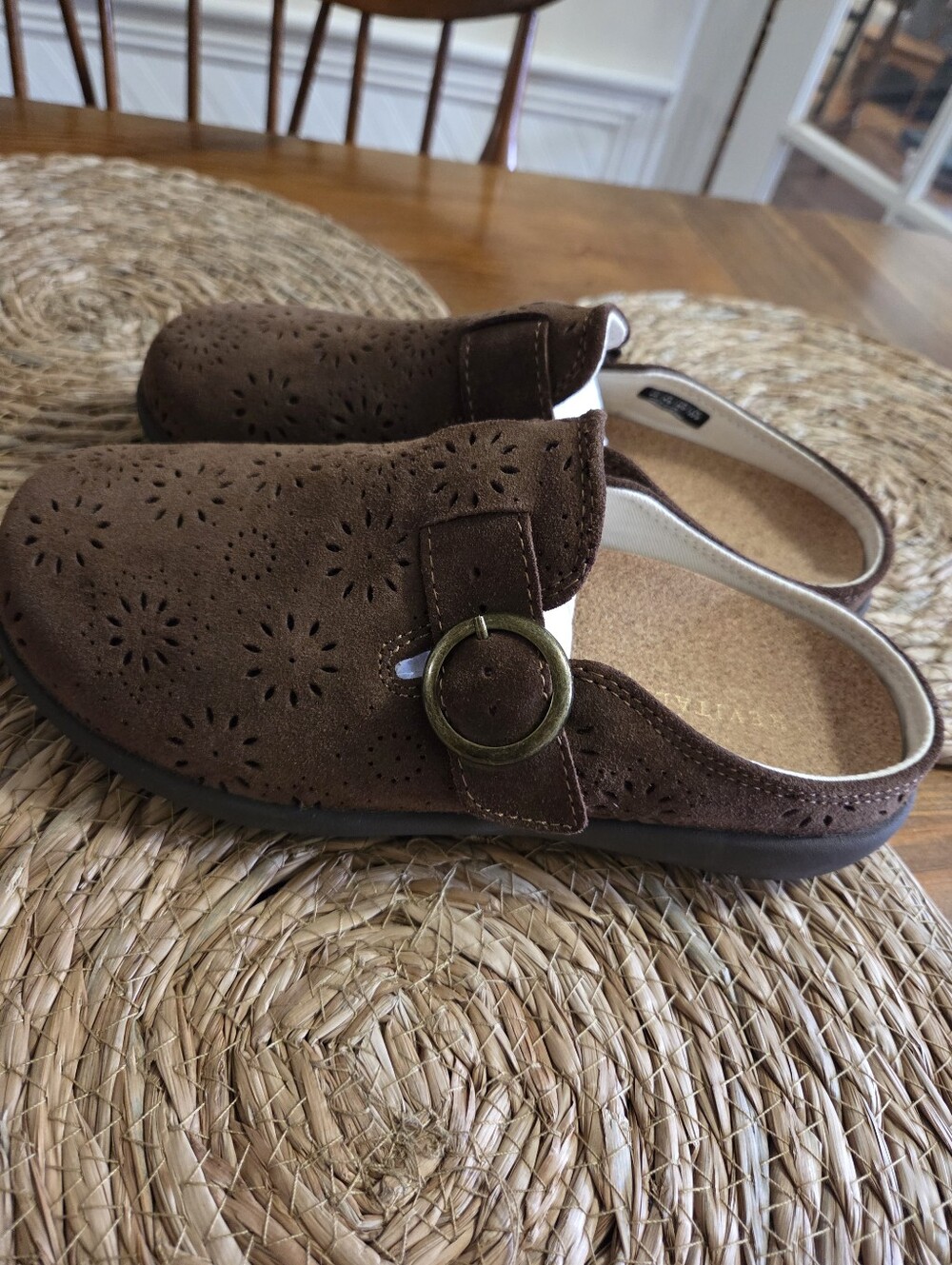 REVITALIGN Clogs - Picture 2 of 5